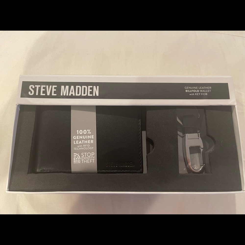 STEVE MADDEN WALLET & KEY FOB
